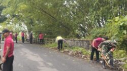 Cegah Banjir, TNI–Polri dan Warga Nogosari Kompak Bersihkan Sampah di Kali Miri Cegah Banjir, TNI–Polri dan Warga Nogosari Kompak Bersihkan Sampah di Kali Miri