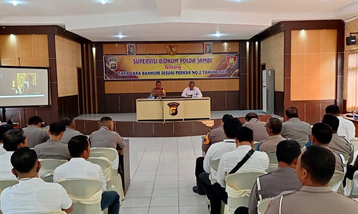 Personil Polres Sarolangun Ikuti Sosialisasi dan Penyuluhan Hukum dari Bidkum Polda Jambi.