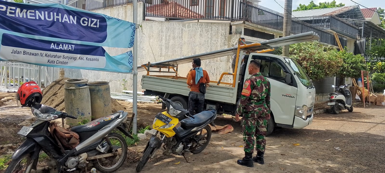 Babinsa Sunyaragi Monitor Pembangunan Dapur SPPG Program MBG di Yudhasari