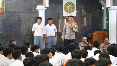 Kapolres Metro Depok Kombes Pol Abdul Waras,S.I.K bersama Kapolsek Beji dan Jajaran Laksanakan Giat Police Goes To School Kapolres Metro Depok Kombes Pol Abdul Waras,S.I.K bersama Kapolsek Beji dan Jajaran Laksanakan Giat Police Goes To School
