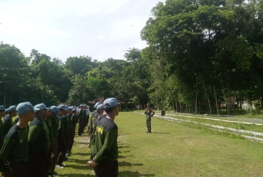 Perkuat Karakter, Babinsa Berikan Semangat Bela Negara Kepada Siswa