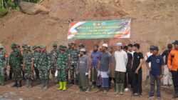 TNI AD Gelar Karya Bakti Bersihkan Sungai di Ampel Boyolali dalam Rangka Hari Juang TNI AD ke-80