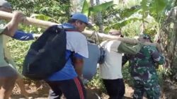 Babinsa Desa Boro Bersama Poktan Makmur Perbaiki Diesel Pompa Pertanian Babinsa Desa Boro Bersama Poktan Makmur Perbaiki Diesel Pompa Pertanian