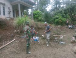 Babinsa Koramil 420-08/Tabir,laksanakan gotong royong Bersama perangkat desa dan warga masyarakat di Desa Sungai Limau
