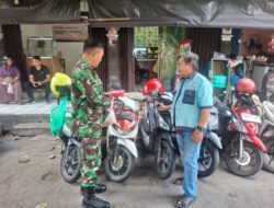 Wujud Kedekatan Babinsa Komsos Dengan Tukang Parkir
