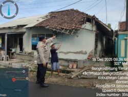 Adanya Aduan Masyarakat,Polsek Rangkasbitung Polres Lebak Cek Atap Rumah Milik Warga Roboh
