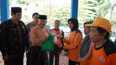 HUT Merangin ke-76, Pemkab dan BAZNAS Salurkan Ratusan Paket Sembako untuk “Petugas Oranye” HUT Merangin ke-76, Pemkab dan BAZNAS Salurkan Ratusan Paket Sembako untuk “Petugas Oranye”