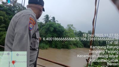 Polsek Rangkasbitung Polres Lebak Pantau Debit Air Sungai Ciberang dan Sungai Ciujung Polsek Rangkasbitung Polres Lebak Pantau Debit Air Sungai Ciberang dan Sungai Ciujung