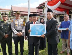 Peringati Hari Bela Negara, Wabup A. Khafidh Beri Penghargaan kepada 18 Orang Tua Asuh “Genting”