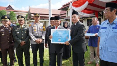 Peringati Hari Bela Negara, Wabup A. Khafidh Beri Penghargaan kepada 18 Orang Tua Asuh “Genting”