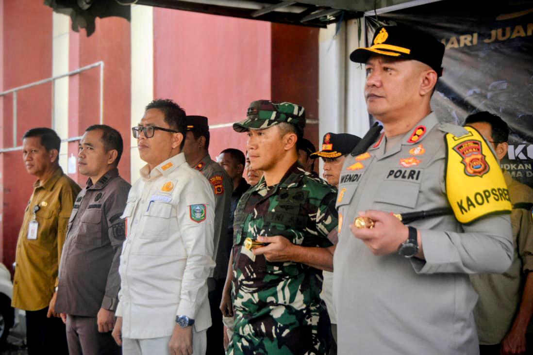 Jelang Nataru: Bupati dan Kapolres Sarolangun Sidak Pasar Gudang Sembako, Pastikan Stok dan Harga Bahan Pokok.