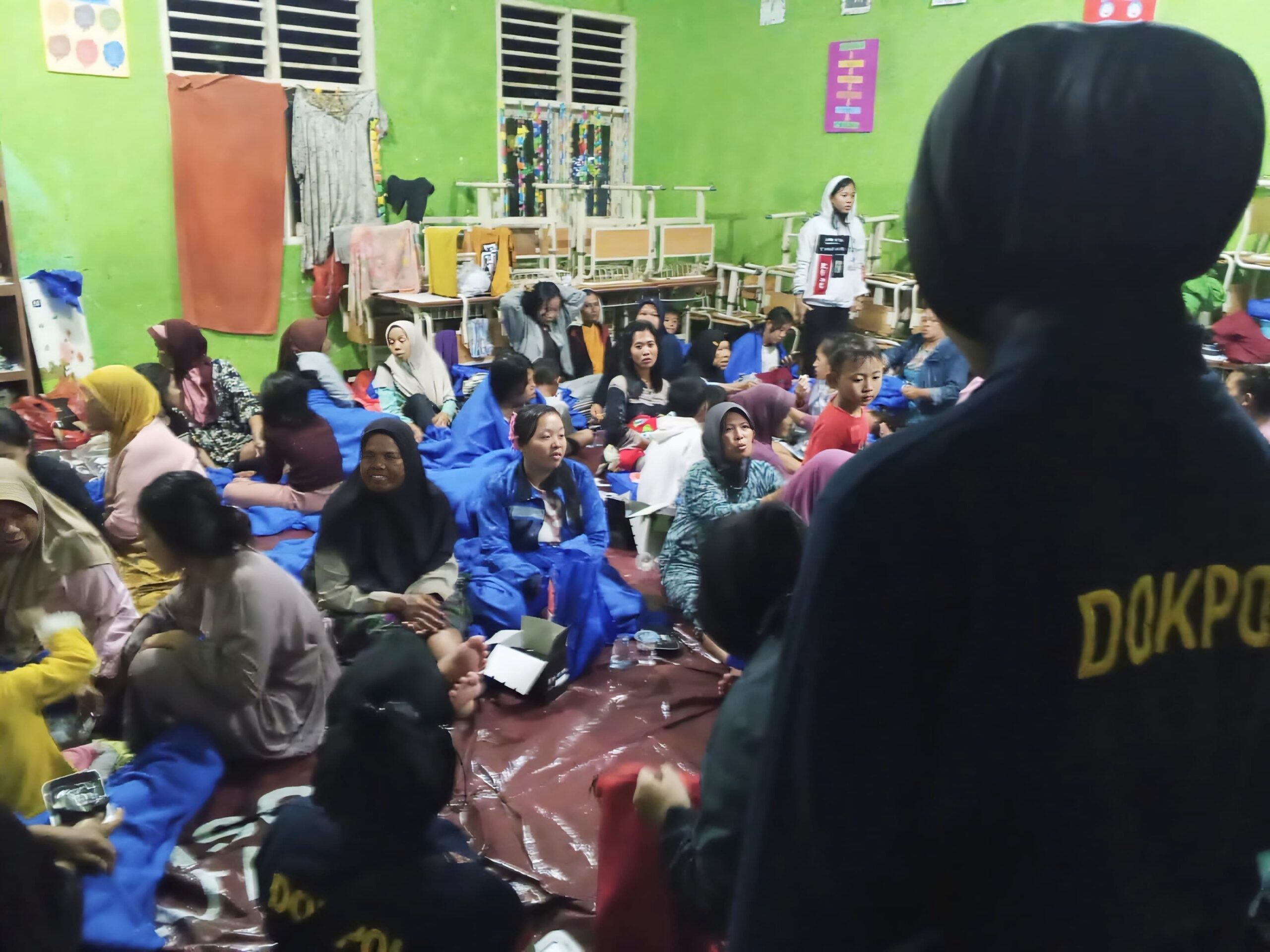 Biddokkes Polda Banten Hadir di Tengah Bencana, Berikan Layanan Kesehatan bagi Korban Banjir