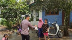 Ditsamapta Polda Banten Salurkan Bantuan bagi Masyarakat Terdampak Banjir di Padarincang