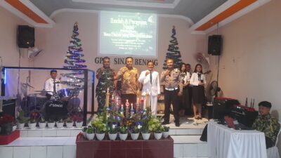 Wujudkan Rasa Aman, Babinsa Koramil Srengat Pantau Ibadah Natal di GPDI Togogan