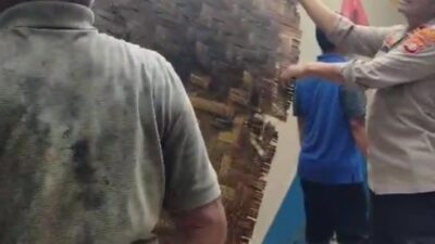 Cuaca Ekstrem Landa Muncang, Polsek Muncang Bantu Warga Terdampak Longsor dan Pohon Tumbang Cuaca Ekstrem Landa Muncang, Polsek Muncang Bantu Warga Terdampak Longsor dan Pohon Tumbang