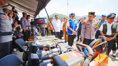 Kapolri Ungkap Pesan Presiden saat Tinjau Merak: Beri Pelayanan Terbaik hingga Waspadai Bencana Kapolri Ungkap Pesan Presiden saat Tinjau Merak: Beri Pelayanan Terbaik hingga Waspadai Bencana