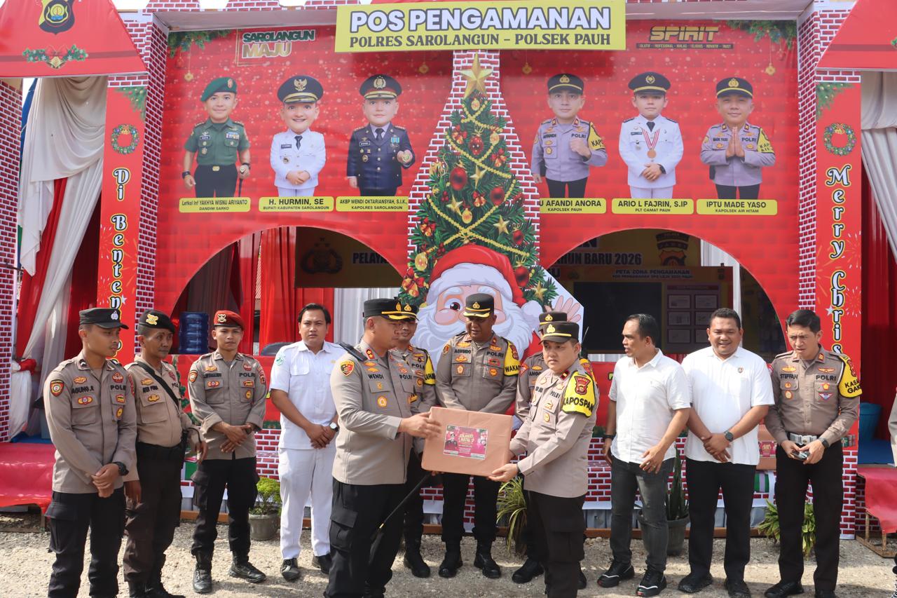 Pastikan Kesiapan Personil, Kapolres Sarolangun Cek Pos Yan dan Pos Pam Natal dan Tahun Baru 2026 Kabupaten Sarolangun.