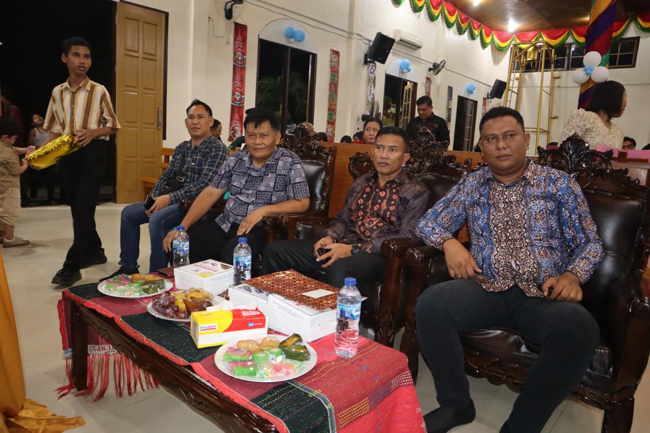 Kapolres Sarolangun Hadiri Perayaan Natal Keluarga Besar Polres Sarolangun.