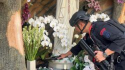 Gegana Polda Banten Lakukan Sterilisasi Gereja Kristus Raja Serang