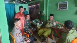 Babinsa Koramil 420-08/Tabir, Serda Abdullah Paisal, Laksanakan Komsos Bersama Bhabinkamtibmas dan Warga di Desa Air Batu, Kecamatan Tabir Ilir.