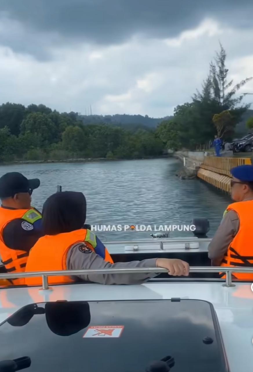 Ditpolairud Polda Lampung Lakukan Patroli Laut Di Area Pelabuhan Bakauheni