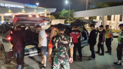 Operasi Lilin Jaya 2025: Random Check Kendaraan Digelar di Area Parkir Terminal 3 Bandara Soetta Operasi Lilin Jaya 2025: Random Check Kendaraan Digelar di Area Parkir Terminal 3 Bandara Soetta