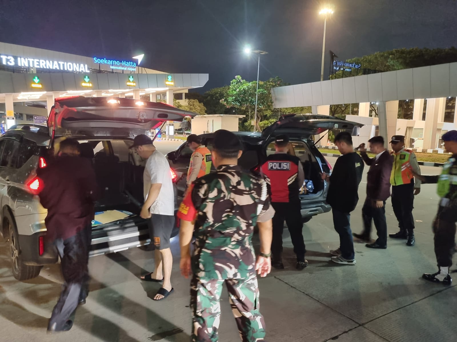 Operasi Lilin Jaya 2025: Random Check Kendaraan Digelar di Area Parkir Terminal 3 Bandara Soetta