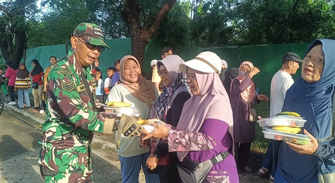 Babinsa Kalijaga Dampingi Baksos MBG untuk Edukasi Gizi Masyarakat.