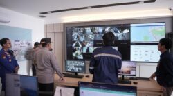 Wakapolda Banten Cek Situasi Pelabuhan Merak Melalui Pantauan CCTV Wakapolda Banten Cek Situasi Pelabuhan Merak Melalui Pantauan CCTV