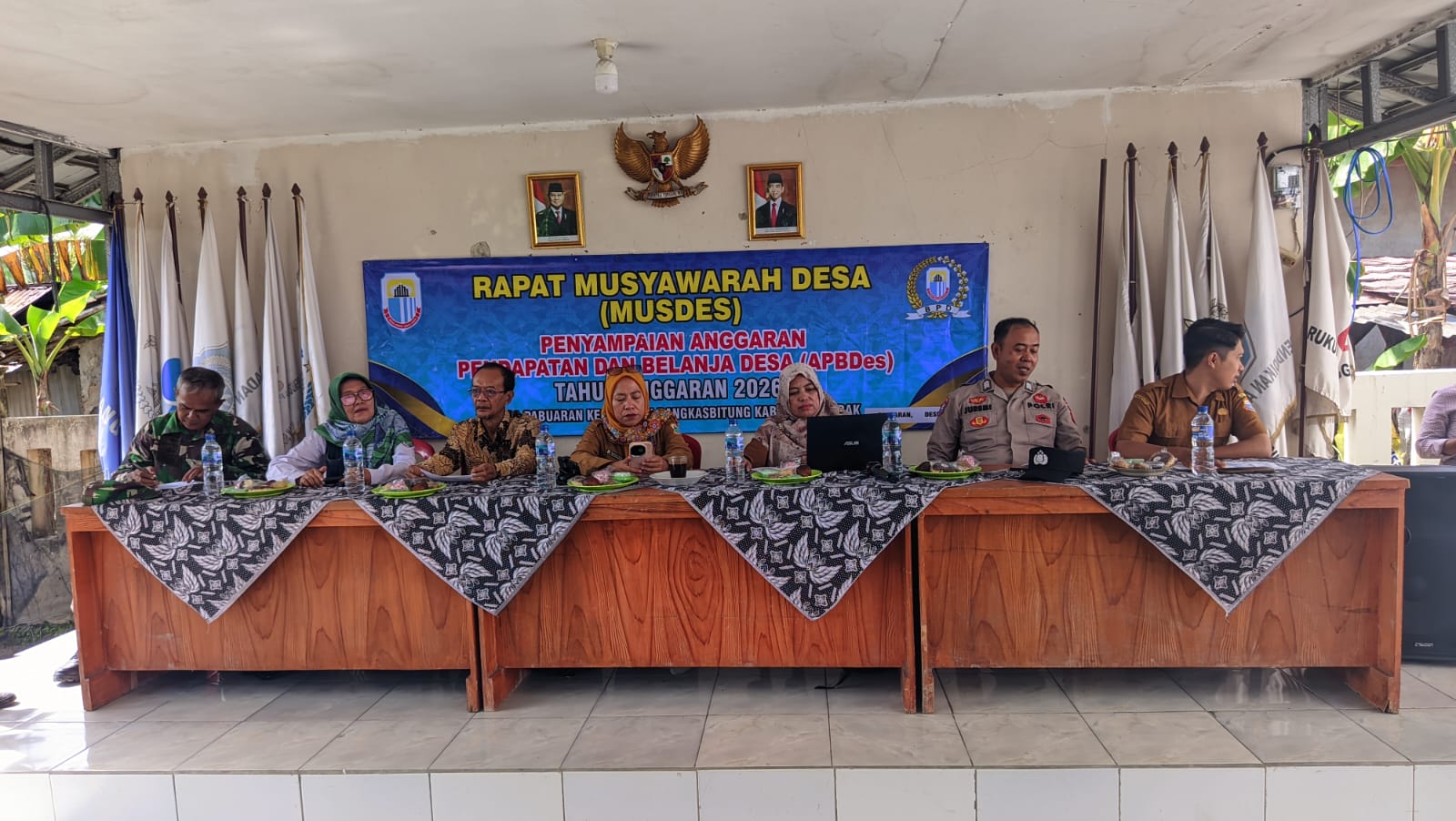 Bhabinkamtibmas Polsek Rangkasbitung Polres Lebak Hadiri Musdes APBDes T.A 2026 Desa Pabuaran