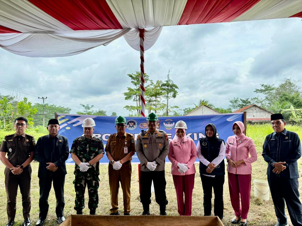 Groundbreaking SPPG di Pelawan Jaya, Pemkab Sarolangun Apresiasi Peran Nyata Polres Sarolangun Bantu Percepatan Program MBG di Sarolangun