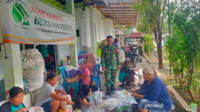 Babinsa Pegambiran Monitoring Kegiatan Bank Sampah Berkah Mulya RW 07