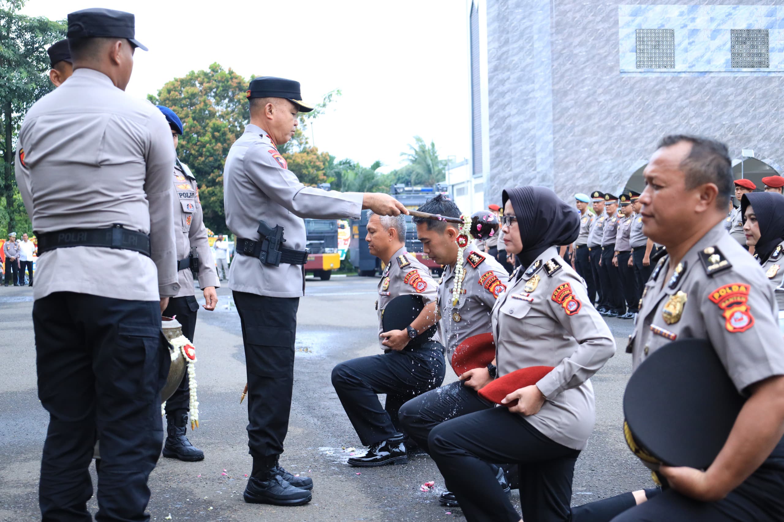 278 Personel Polda Banten Laksanakan Upacara Korps Raport Kenaikan Pangkat