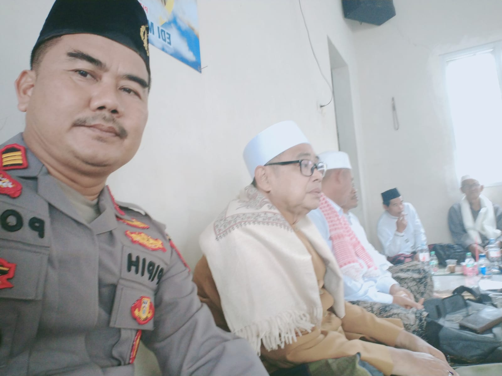 Kapolsek Cimarga Polres Lebak Hadiri Pengajian Ulama Umaro Di Desa Sangkanmanik Cimarga