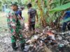 Warga RW 03 Langensari Bersama Babinsa Gelar Kerja Bakti Antisipasi Banjir dan Penyakit