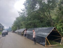POLRI Hadir di Tengah Aksi Kemanusiaan, Bantu Pembangunan Tenda Darurat Korban Banjir dan Longsor di Aceh Tengah
