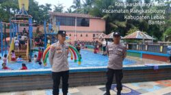 Anggota Polsek Rangkasbitung Polres Lebak di Hari Libur Sekolah Monitoring Obyek Wisata Kolam Renang Anggota Polsek Rangkasbitung Polres Lebak di Hari Libur Sekolah Monitoring Obyek Wisata Kolam Renang