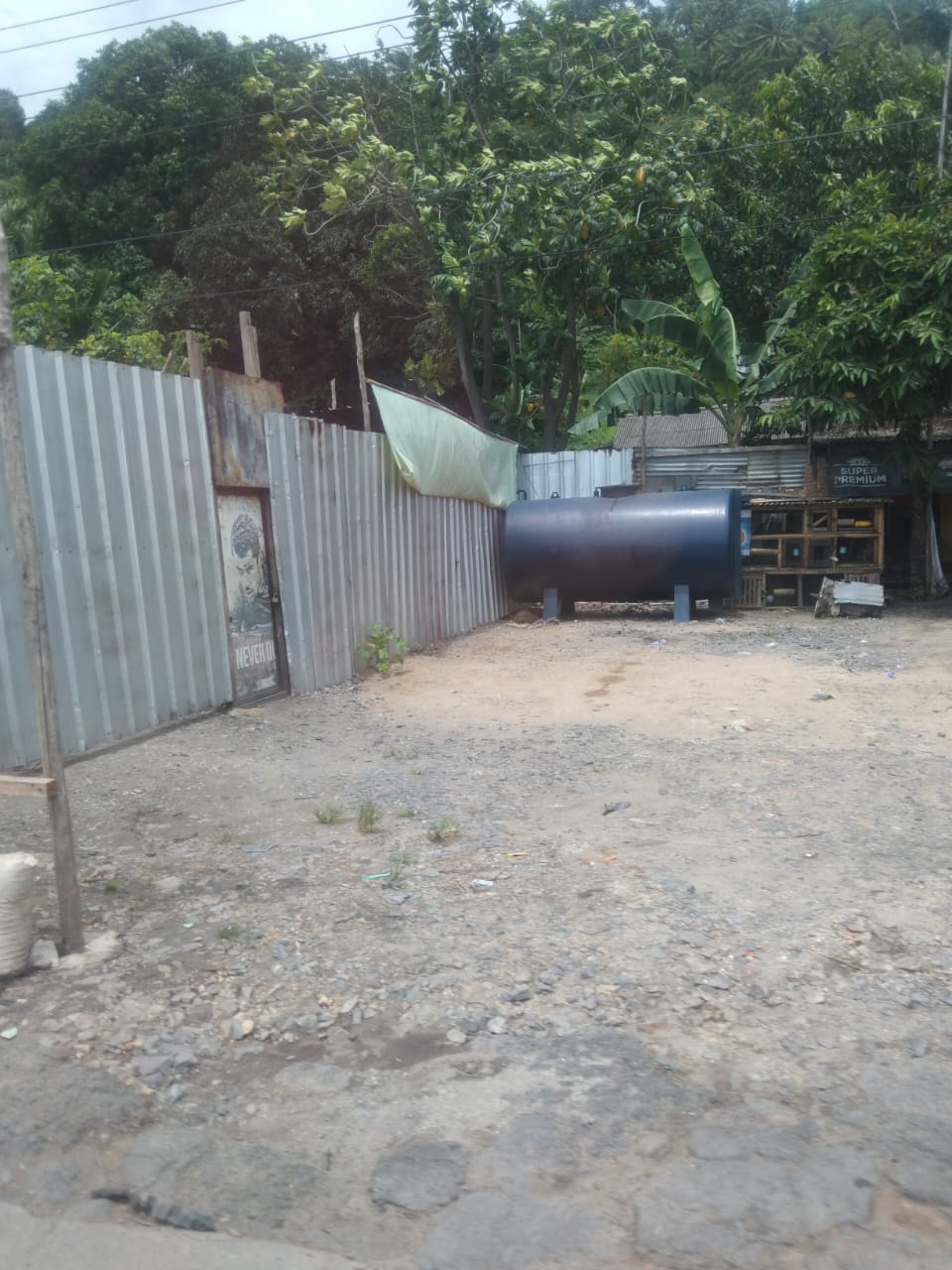 Penimbunan BBM Bersubsidi Jenis Solar Digudang Mafia Minyak Bersubsidi Di Jalan Sukarno Hatta Kota Bandar Lampung Diduga Di Backup Oknum TNI AL