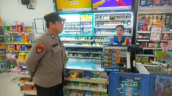Kanit Samapta Polsek Rangkasbitung Patroli Dialogis Temui Karyawan Toko Indomaret Kanit Samapta Polsek Rangkasbitung Patroli Dialogis Temui Karyawan Toko Indomaret