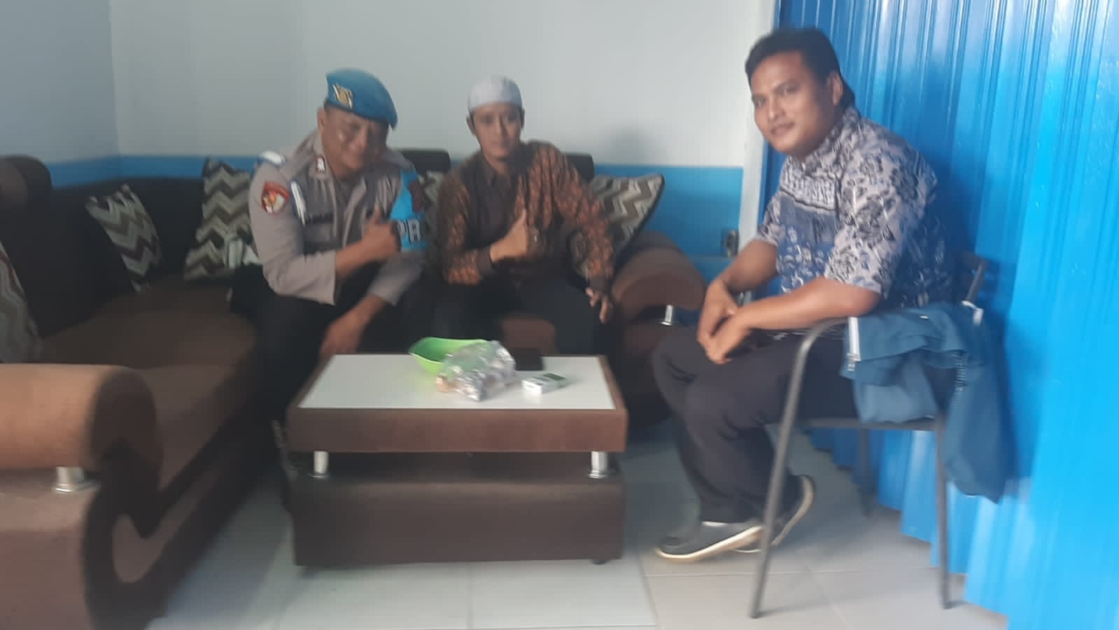 Sambangi Tokoh Agama,Bhabinkamtibmas Polsek Rangkasbitung Polres Lebak Giat Sambangi Dan Silaturahmi
