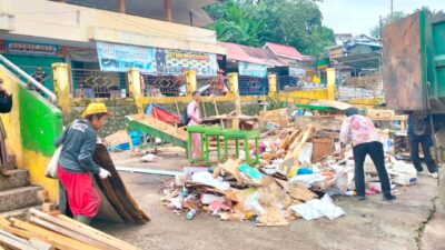 Bupati H M Syukur Terus Tata Pasar Bawah Bangko Giliran sebanyak 11 Kios Buah Resmi Dipindahkan ke Lokasi Baru
