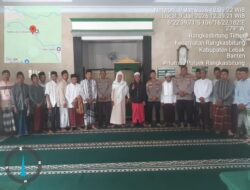 Kaur Binmas Polres Lebak di Dampingi Kanit Binmas Polsek Rangkasbitung Melaksanakan Giat Sholat Jumat Keliling