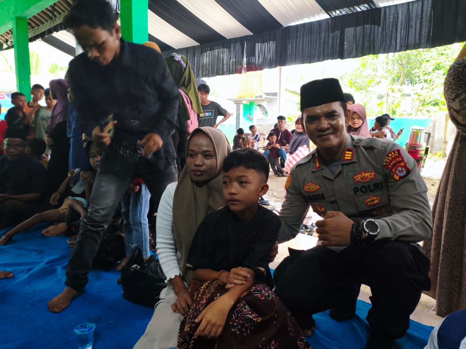 Kapolsek Rangkasbitung Polres Lebak Hadiri Acara Isra Miraj dan Khitan Massal di Kampung Carelang