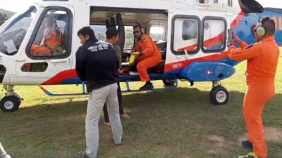 Helikopter Polri AW169 Mendarat di Dua Desa Kecamatan Bintang, Salurkan Bantuan bagi Warga Terisolir