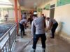 Pantang Menyerah, BKO Brimob dan Polsubsektor Rusip Antara Terus Lanjutkan Gotong Royong, Puskesmas Kembali Pulih