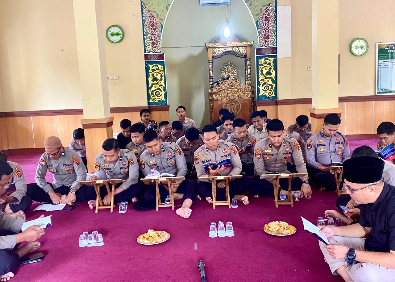 Perkuat Iman Dan Integritas, Jajaran Polres Sarolangun Konsisten Gelar Pembinaan Rohani Dan Mental.