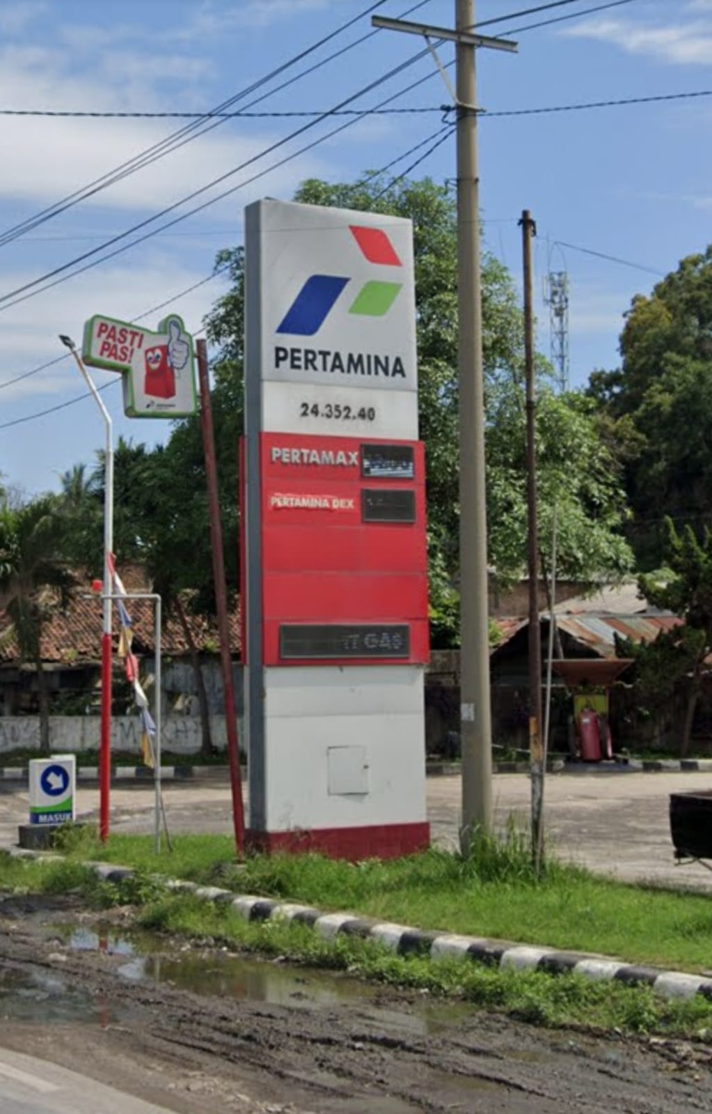 SPBU 24.352.40 Merasa Kebal Hukum Jual BBM Bersubsidi Jenis Solar Kemafia Minyak ( Ke Pelangsir ) Warga Minta Kapolda Lampung Tindak Tegas !!