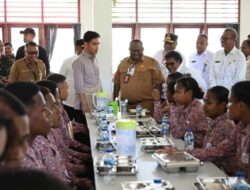 Pastikan Pendidikan Menjangkau Anak Kurang Mampu, Wapres Tinjau SRMA 41 Biak