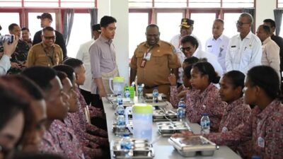 Pastikan Pendidikan Menjangkau Anak Kurang Mampu, Wapres Tinjau SRMA 41 Biak