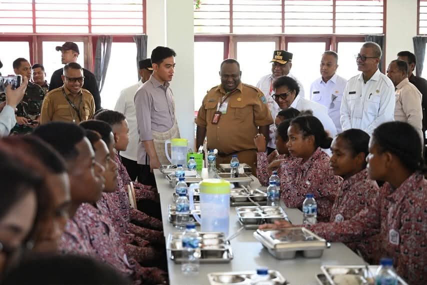 Pastikan Pendidikan Menjangkau Anak Kurang Mampu, Wapres Tinjau SRMA 41 Biak